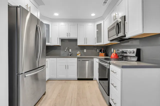 $429,900 | 6487 Bay Club Drive, Unit 4, Fort Lauderdale, FL 33308