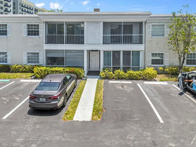 $429,900 | 6487 Bay Club Drive, Unit 4, Fort Lauderdale, FL 33308