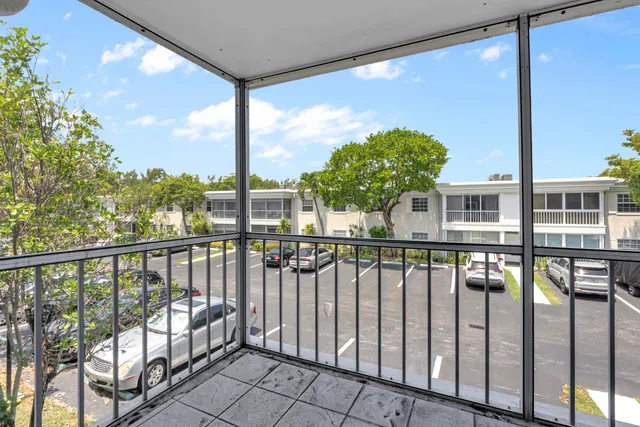$429,900 | 6487 Bay Club Drive, Unit 4, Fort Lauderdale, FL 33308