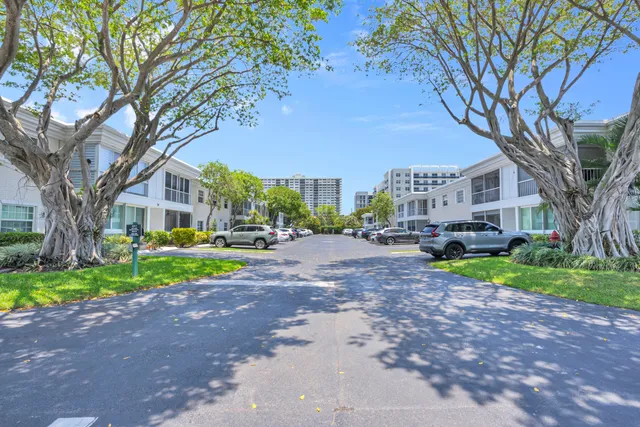 $429,900 | 6487 Bay Club Drive, Unit 4, Fort Lauderdale, FL 33308