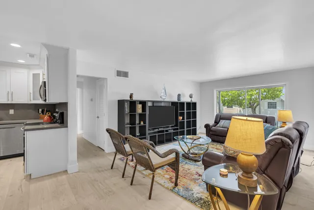 $429,900 | 6487 Bay Club Drive, Unit 4, Fort Lauderdale, FL 33308