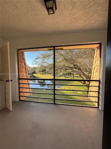 $1,900 | 4171 Oak Terrace Drive, Unit 4171, Greenacres, FL 33463