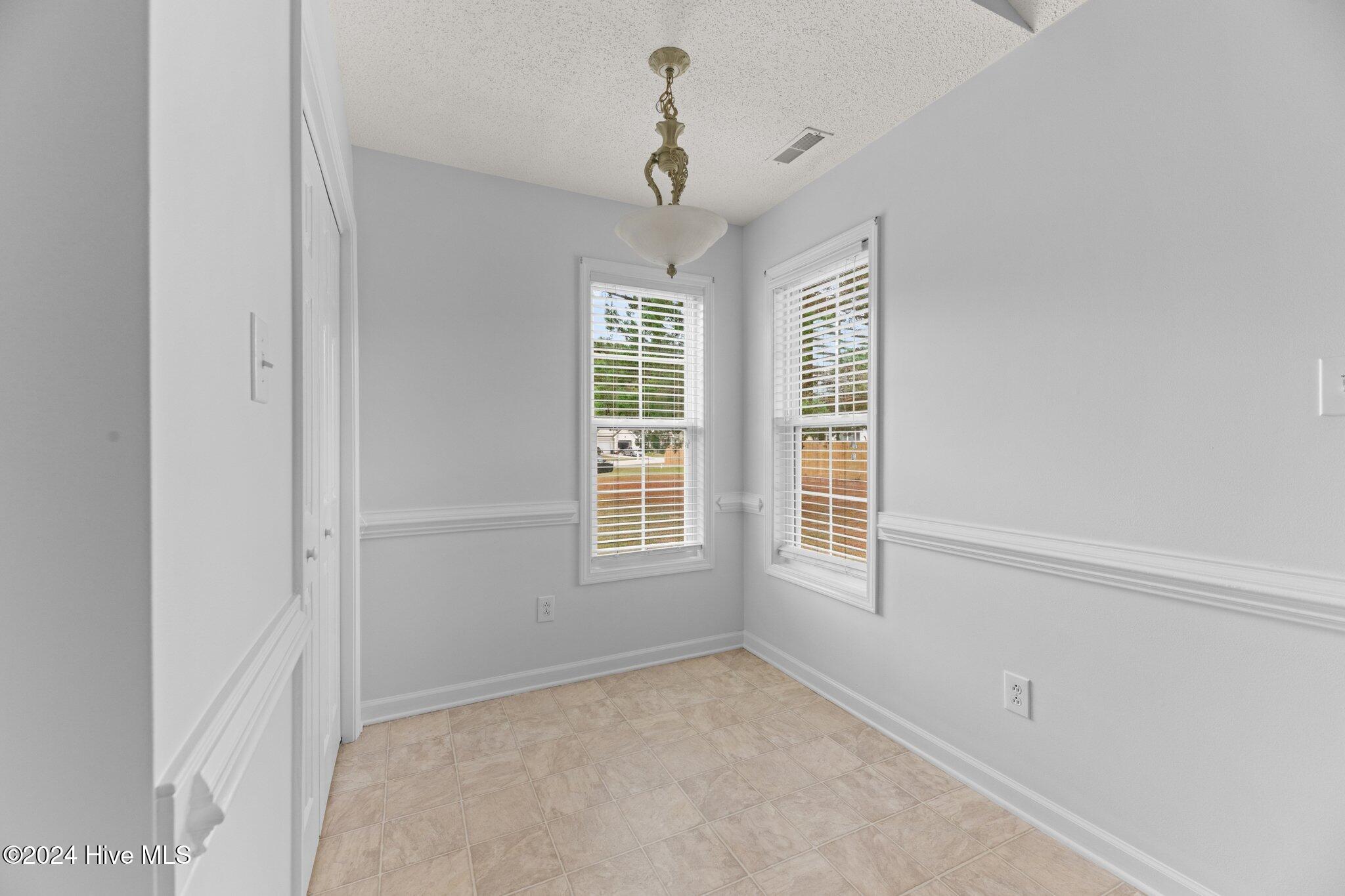 101 Holly Berry Road New Bern, NC 28560 - Photo 13 of 47 Breakfast nook