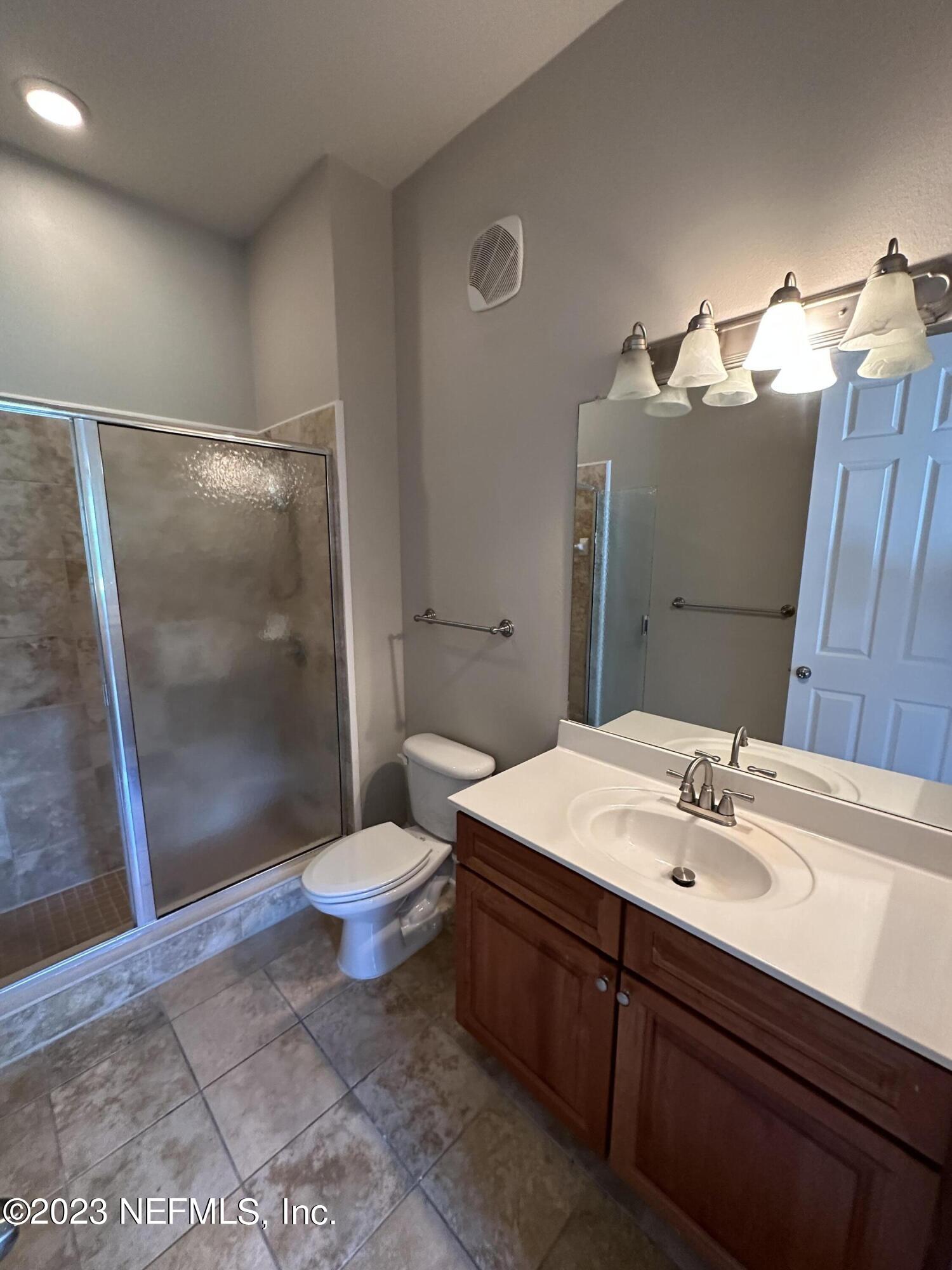 2014 Pond Ridge Court, Unit 1104 Fleming Island, FL 32003 - Photo 33 of 35 3rd Bedroom bath