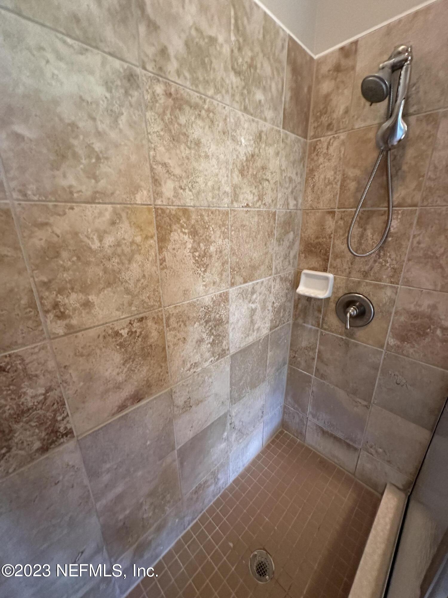 2014 Pond Ridge Court, Unit 1104 Fleming Island, FL 32003 - Photo 34 of 35 3rd bedroom shower