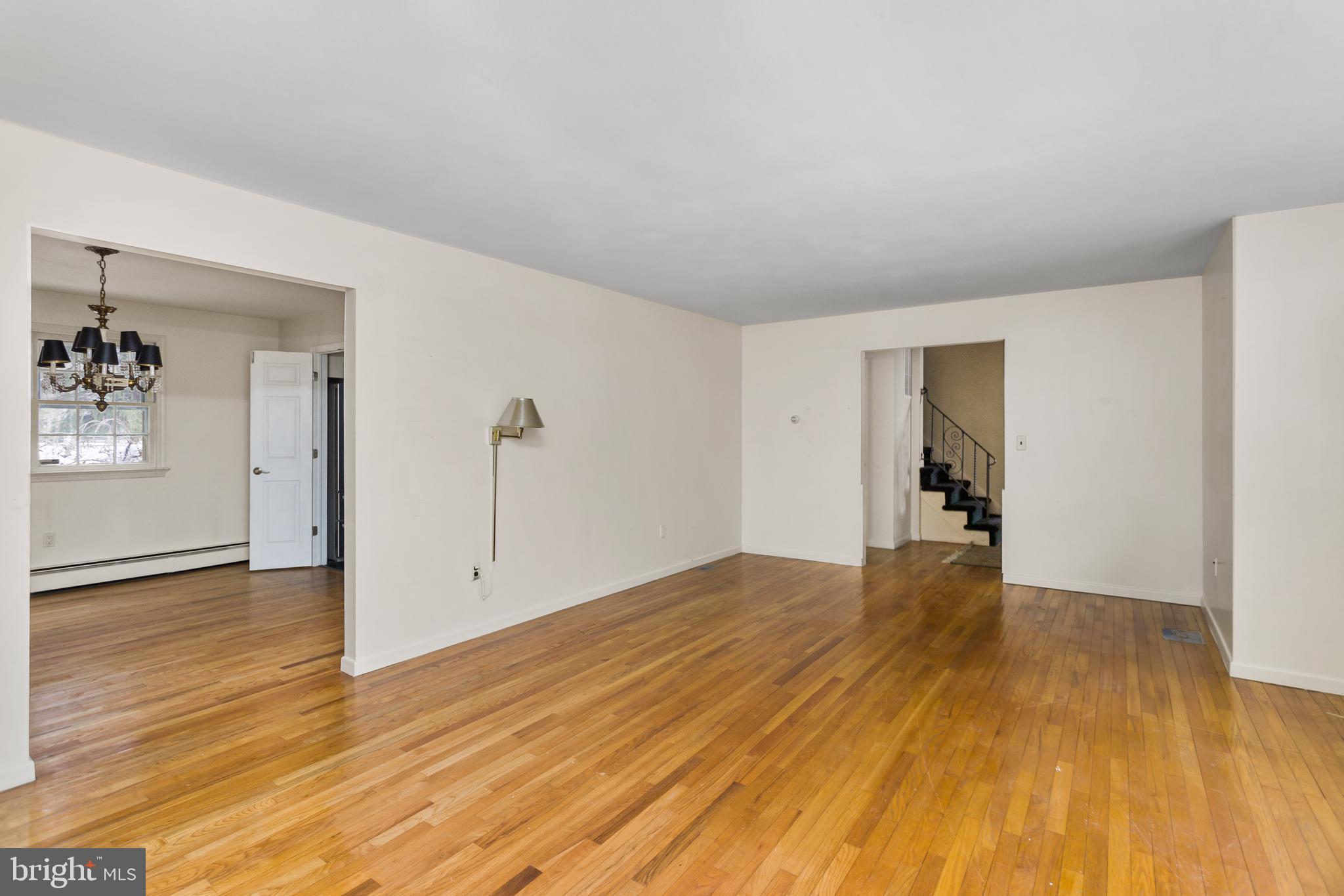 11 Mountain Vw Road Ewing, NJ 08628 - Photo 7 of 32 Living Room