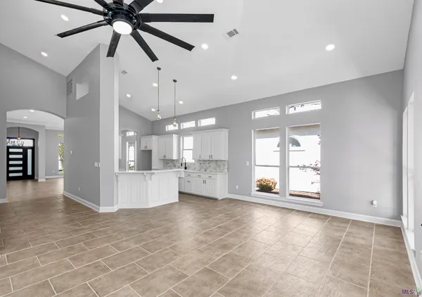 $489,900 | 6210 Royal Palms Court, Gonzales, LA 70737