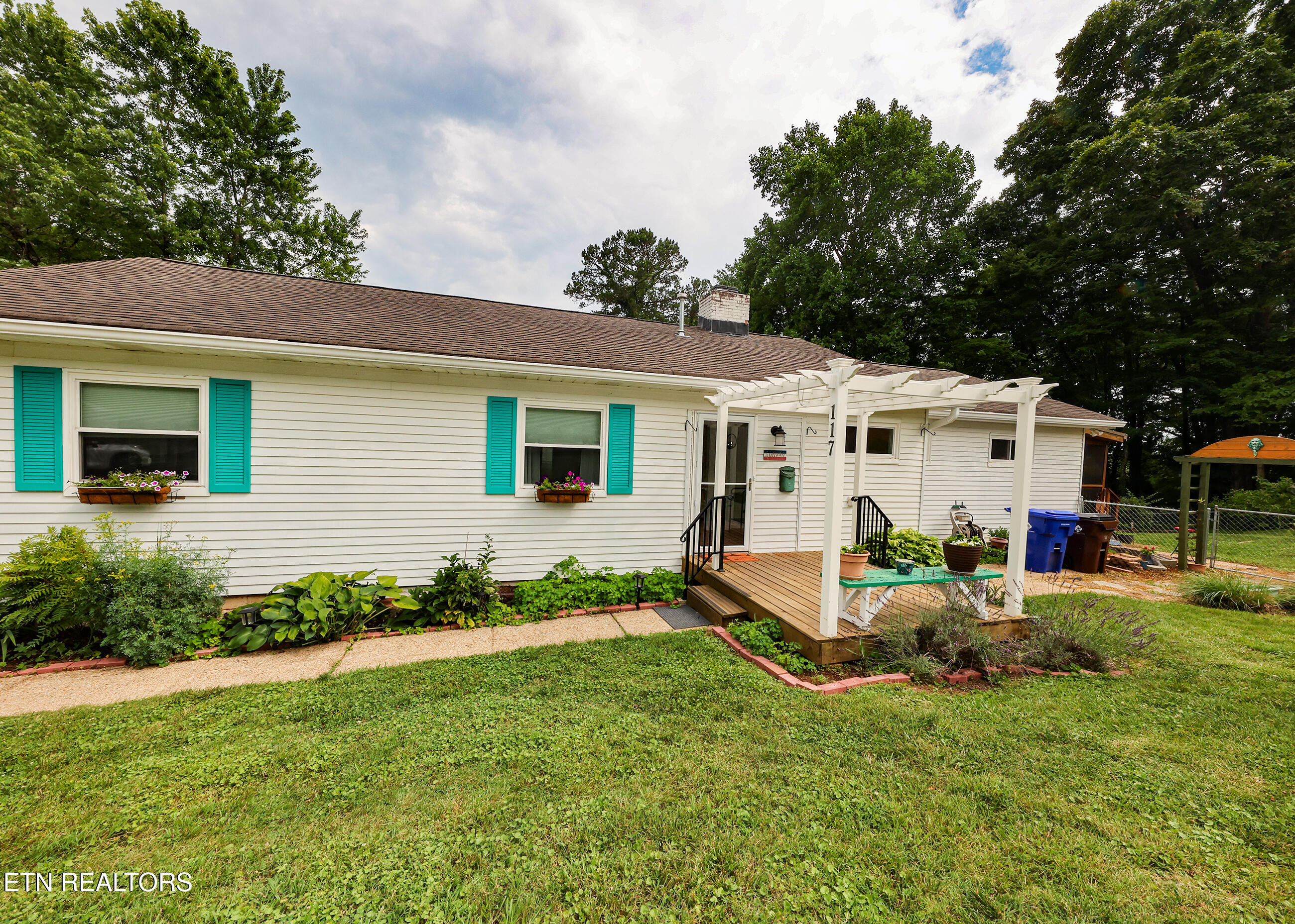 117 Tabor Road Oak Ridge, TN 37830 - Photo 50 of 50 117 front 4