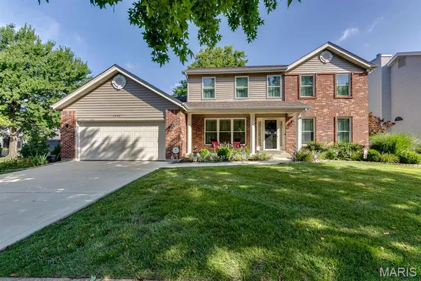$395,000 | 3507 Brookstone S Drive, Oakville, MO 63129