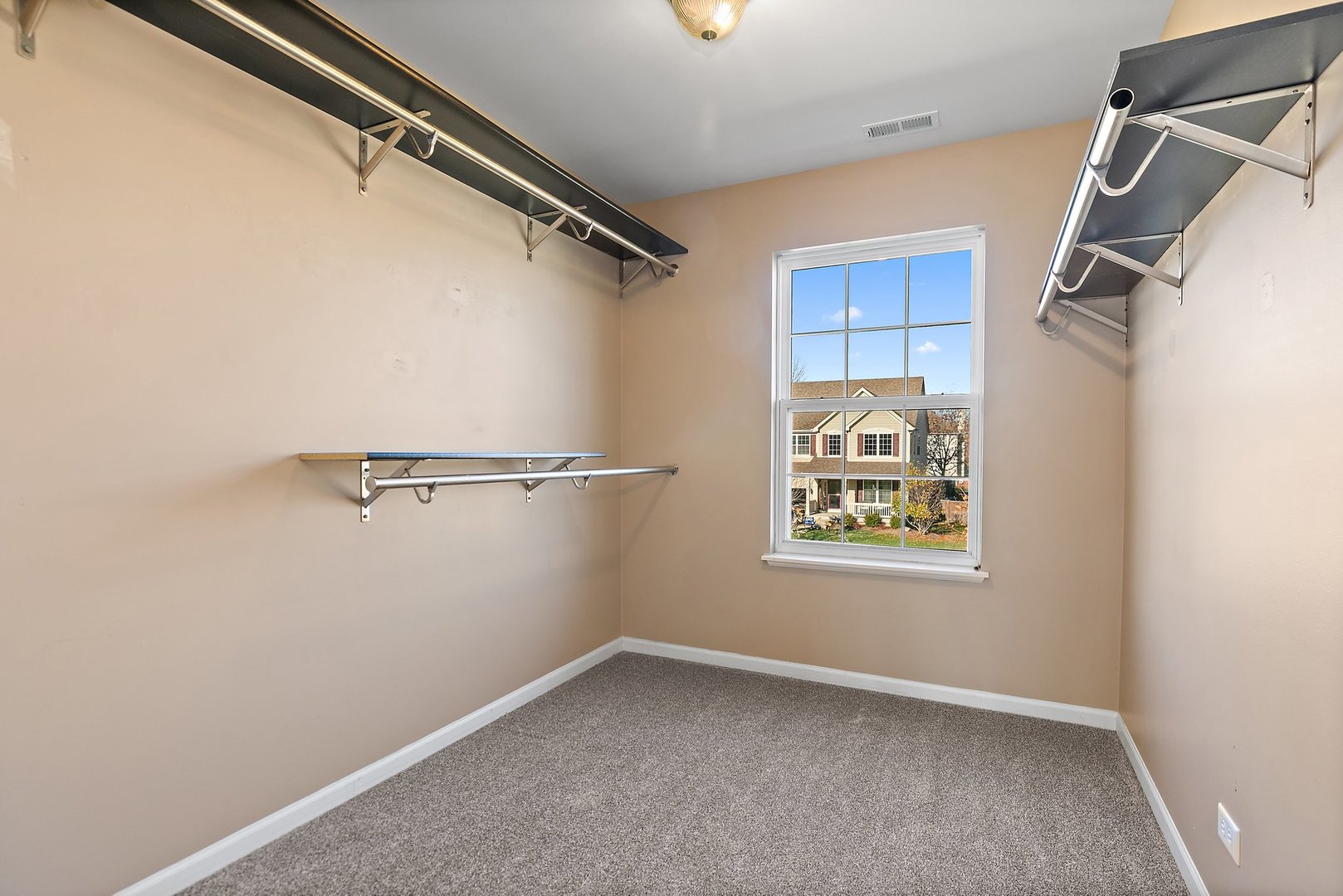 345 Shadow Hill Drive Elgin, IL 60124 - Photo 20 of 35 a view of a small space