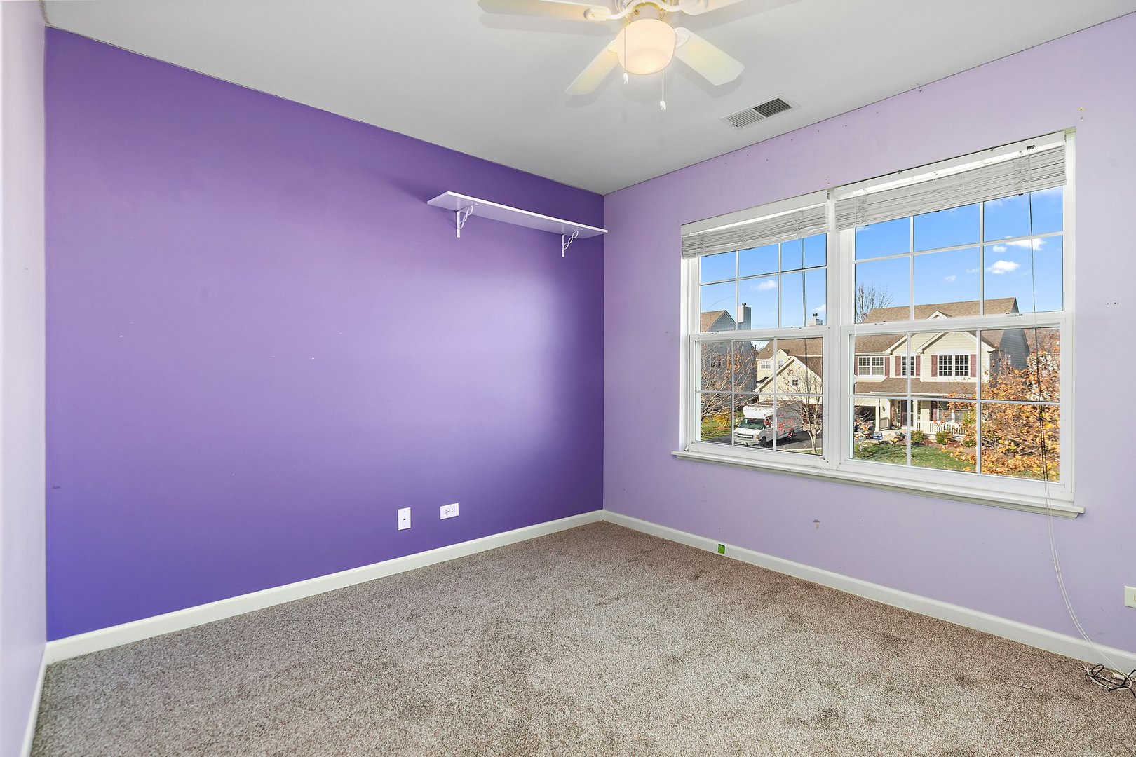 345 Shadow Hill Drive Elgin, IL 60124 - Photo 22 of 35 an empty room with windows
