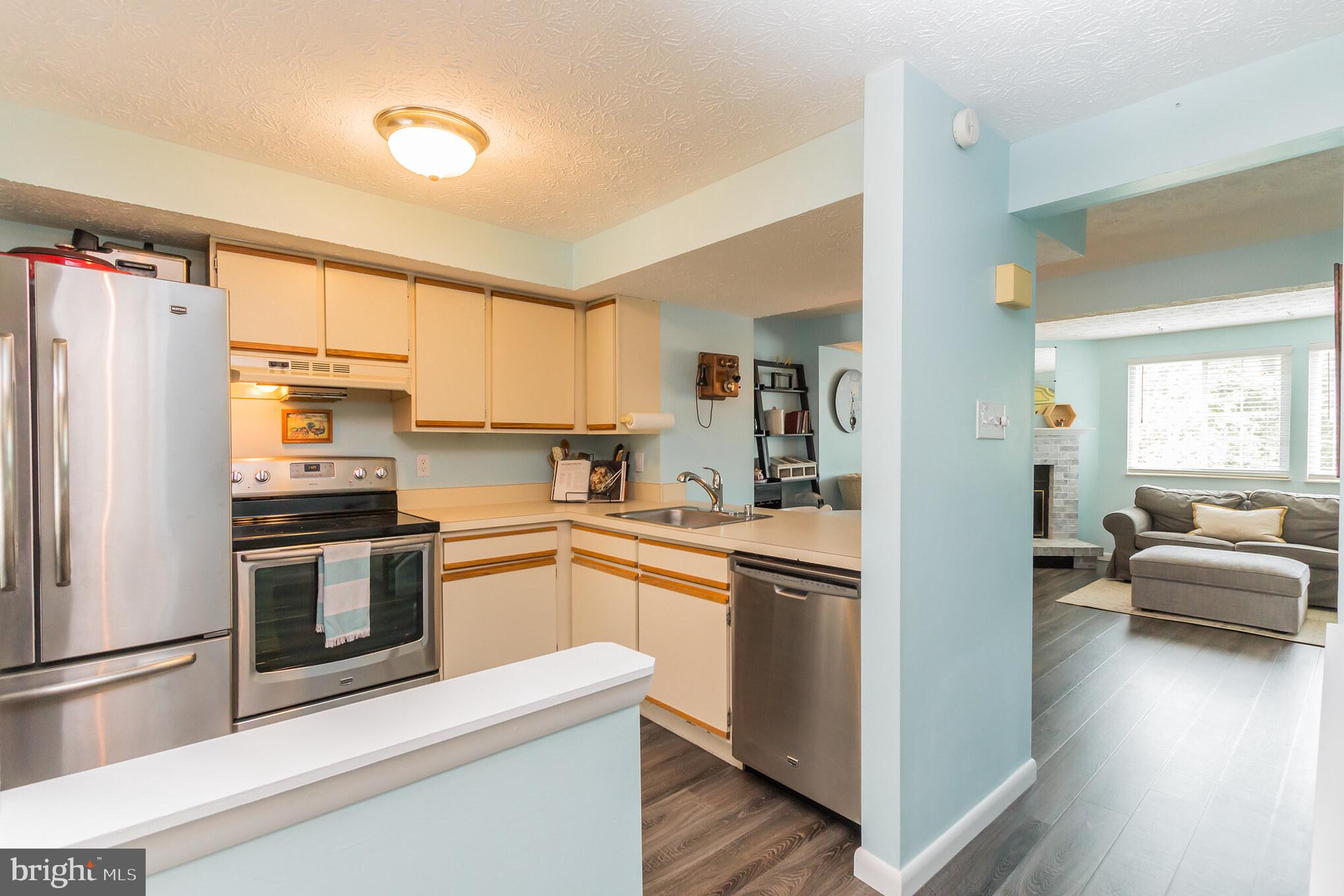 12116 Purple Sage Court Reston, VA 20194 - Photo 7 of 29 Gallery Image 7