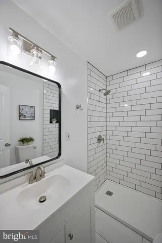 $2,700 | 328 South Macon Street, Baltimore, MD 21224