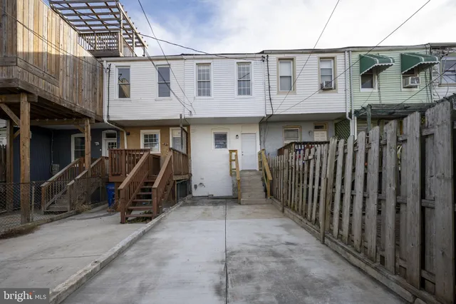 $2,700 | 328 South Macon Street, Baltimore, MD 21224