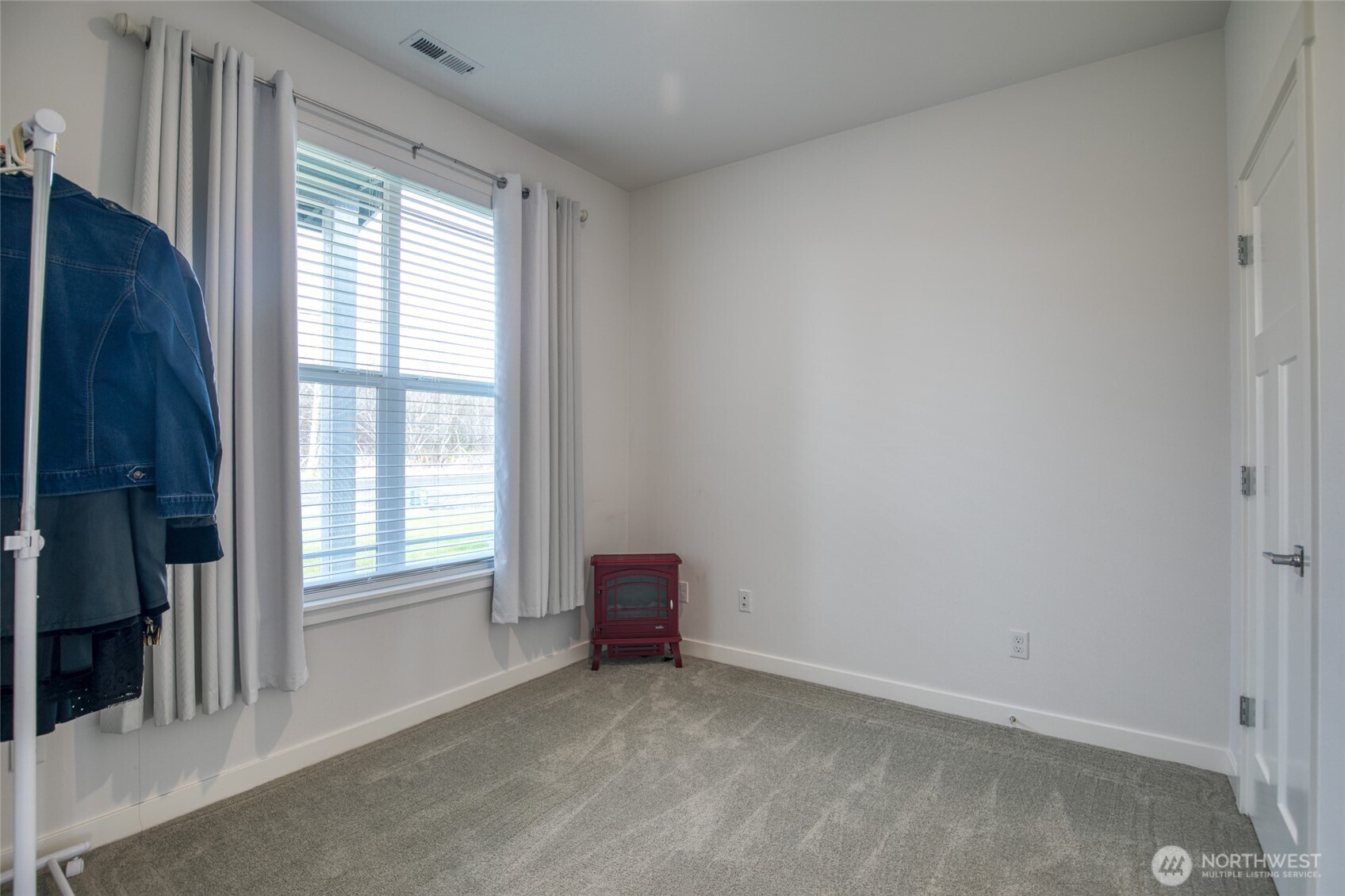 28 Roup Road Montesano, WA 98563 - Photo 16 of 40 an empty room with windows