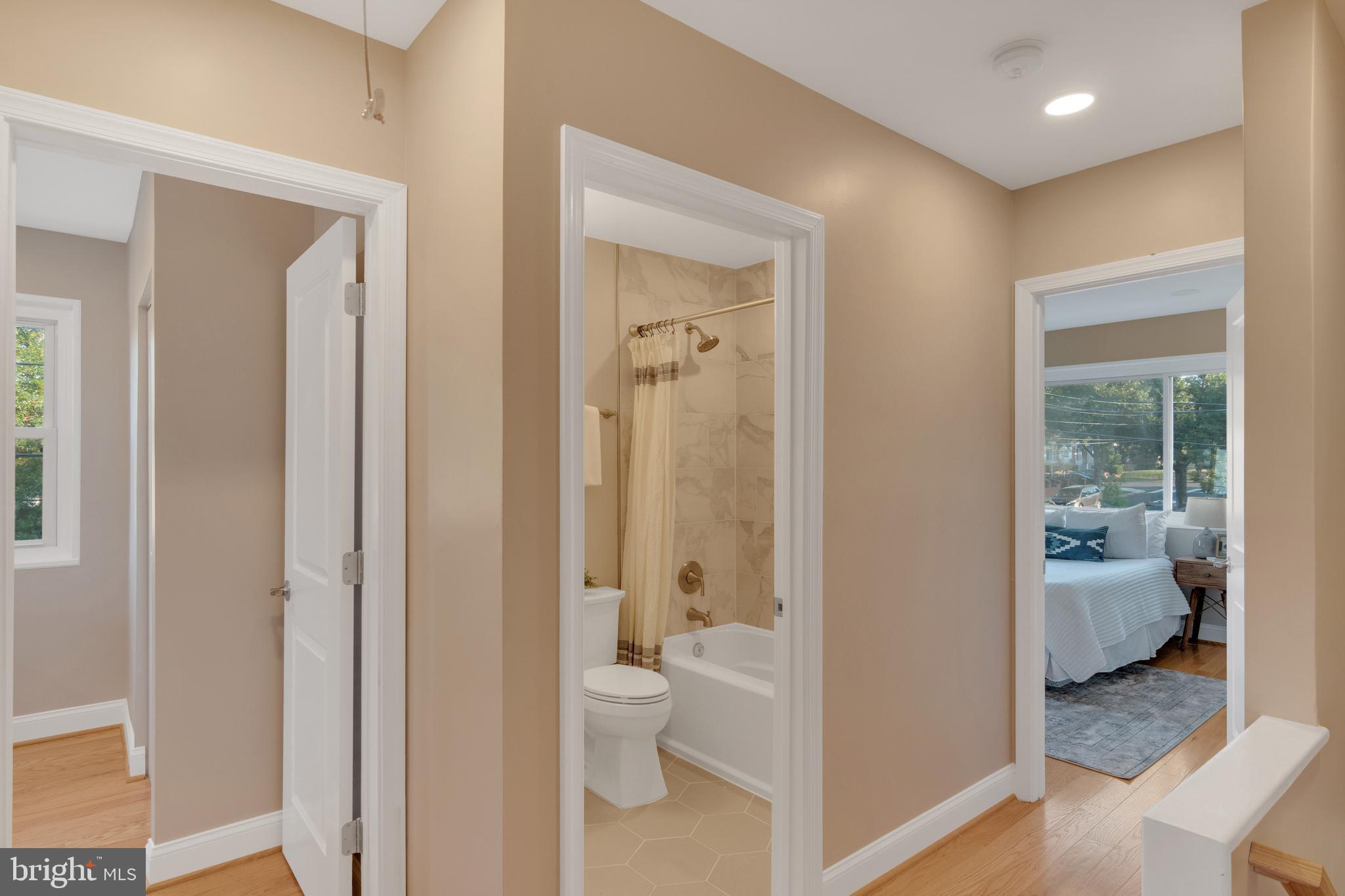 728 Decatur Place Northeast Washington, DC 20017 - Photo 21 of 33 Hallway bath
