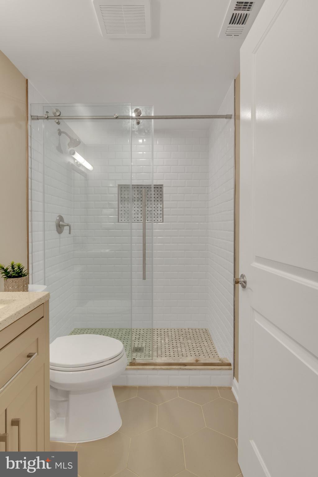 728 Decatur Place Northeast Washington, DC 20017 - Photo 31 of 33 Bedroom 4 with en-suite bath
