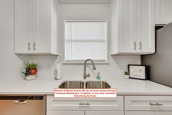$1,885 | 320 Gardenia Court, Burleson, TX 76028