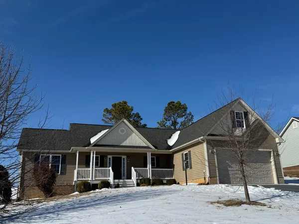 $419,900 | 32 Riverhead Drive, Staunton, VA 24401