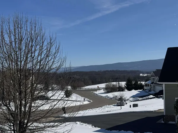 $419,900 | 32 Riverhead Drive, Staunton, VA 24401