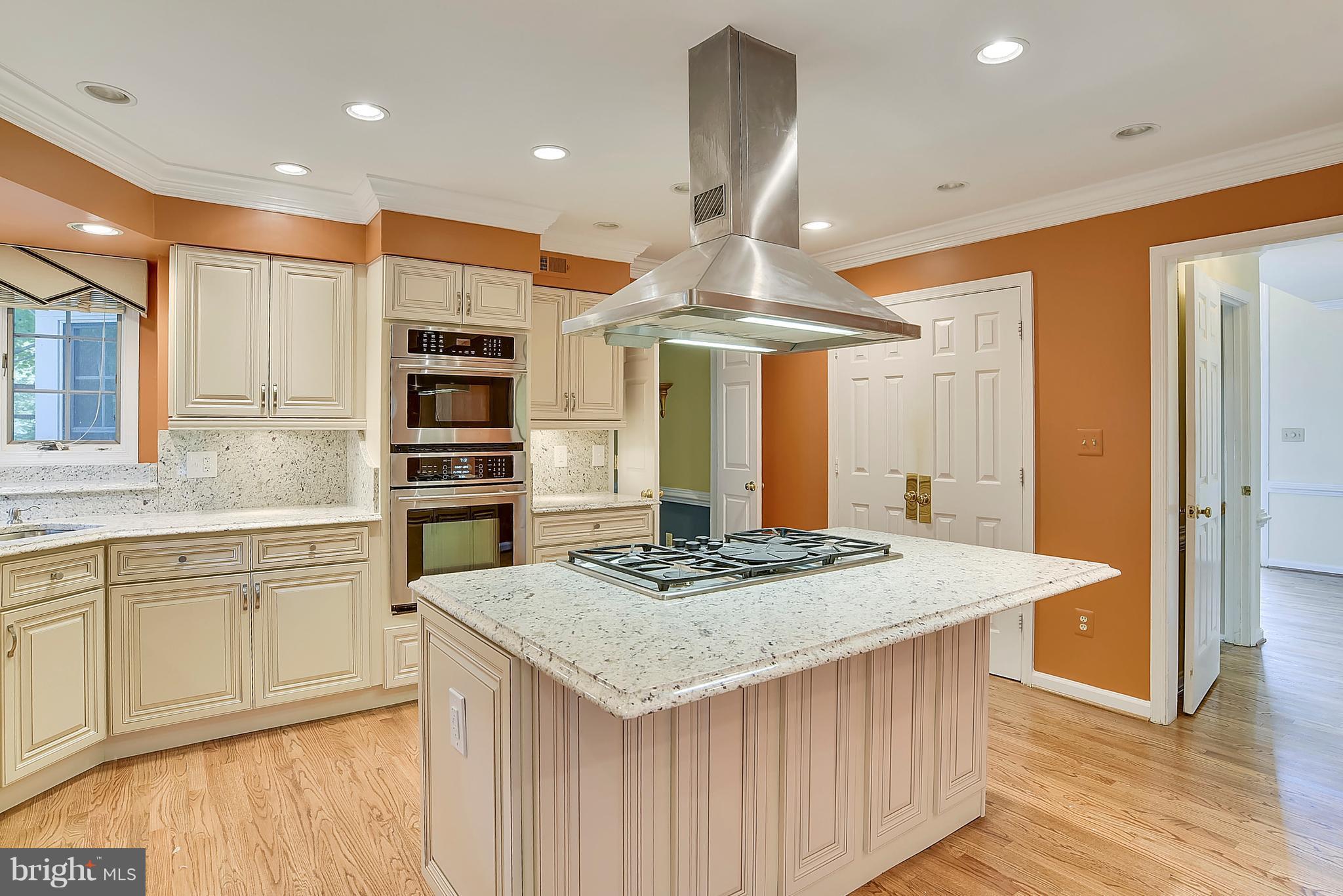 1002 Utterback Store Road Great Falls, VA 22066 - Photo 8 of 30 Kitchen