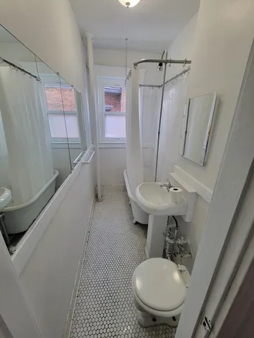 $4,800 | 10 Alton Court, Unit 2, Brookline, MA 02446