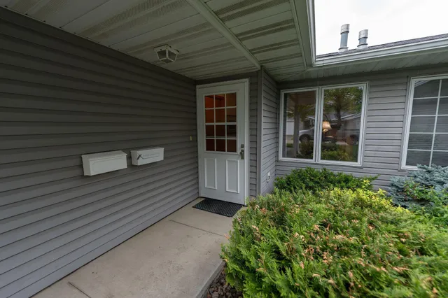 $255,000 | 2842 19th Avenue Northwest, Rochester, MN 55901