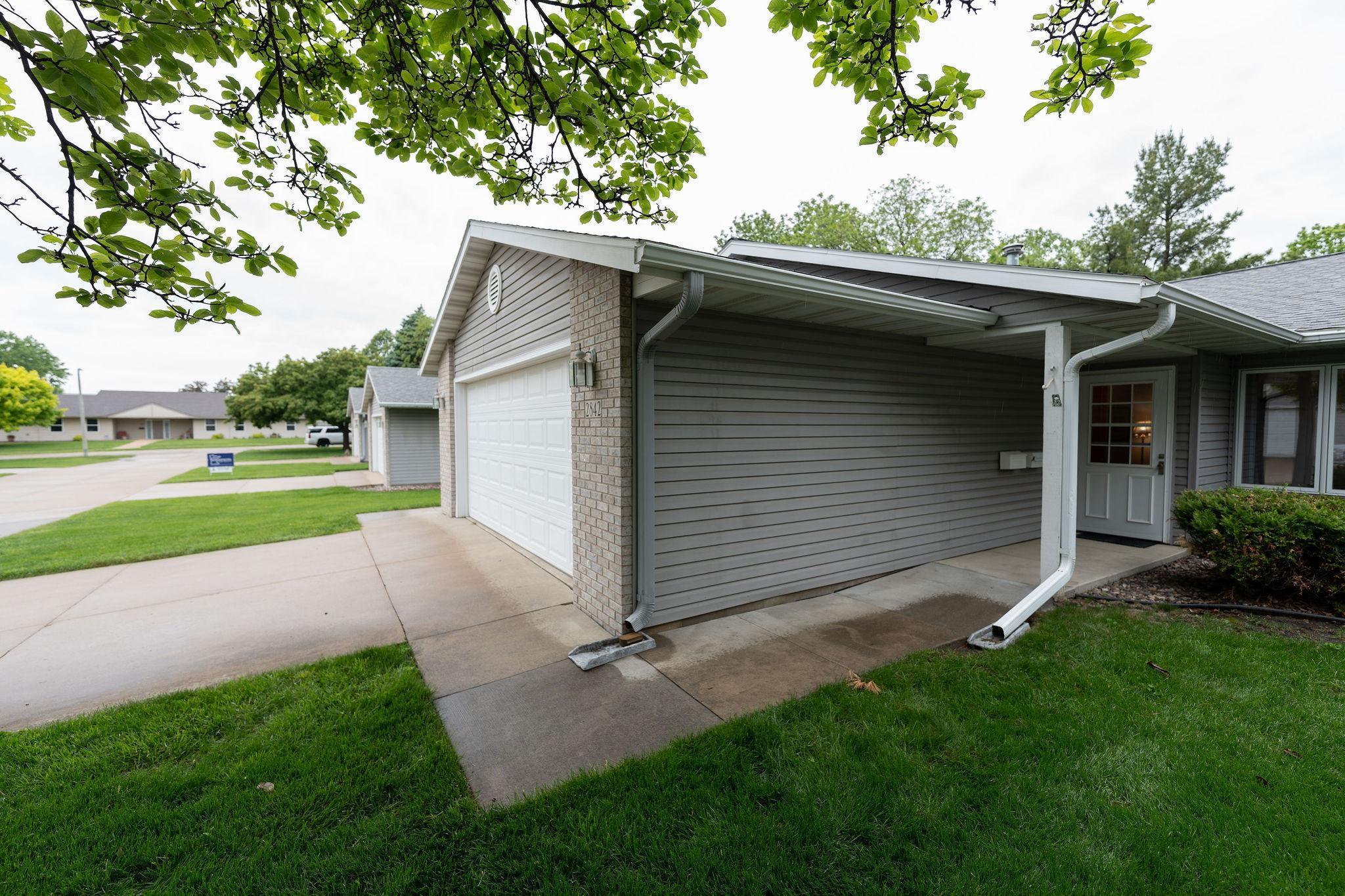 2842 19th Avenue Northwest Rochester, MN 55901 - Photo 37 of 49