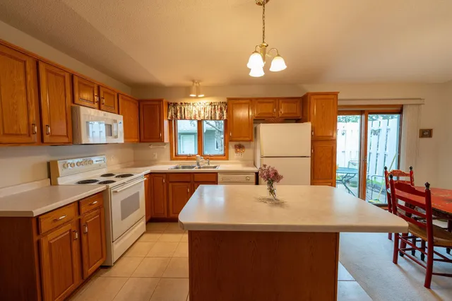 $255,000 | 2842 19th Avenue Northwest, Rochester, MN 55901