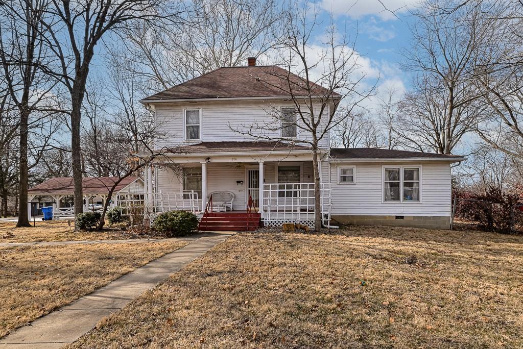 824 Pleasant Street, Tonganoxie, KS 66086 Compass