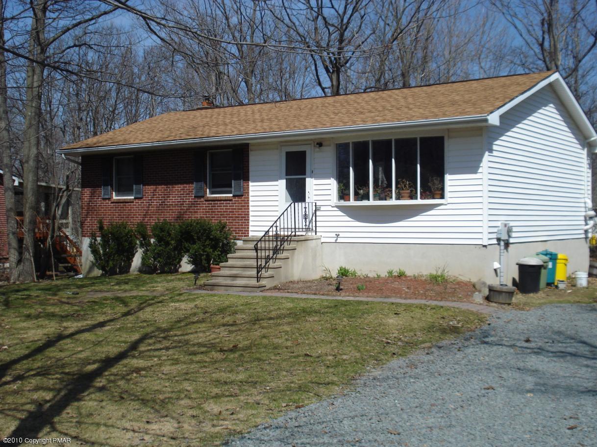 14 Cedar Road Mount Pocono, PA 18344 - Photo 3 of 25 dsc01494