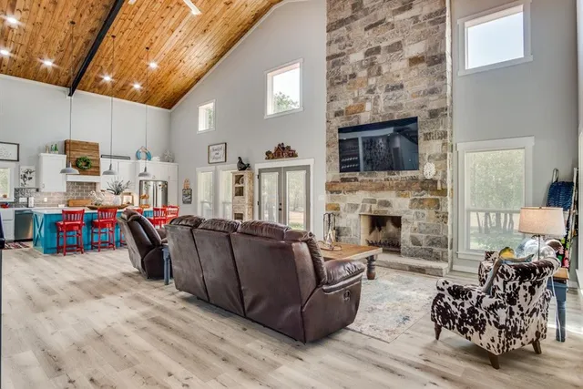 $699,000 | 385 Brown Road, Palo Pinto, TX 76484