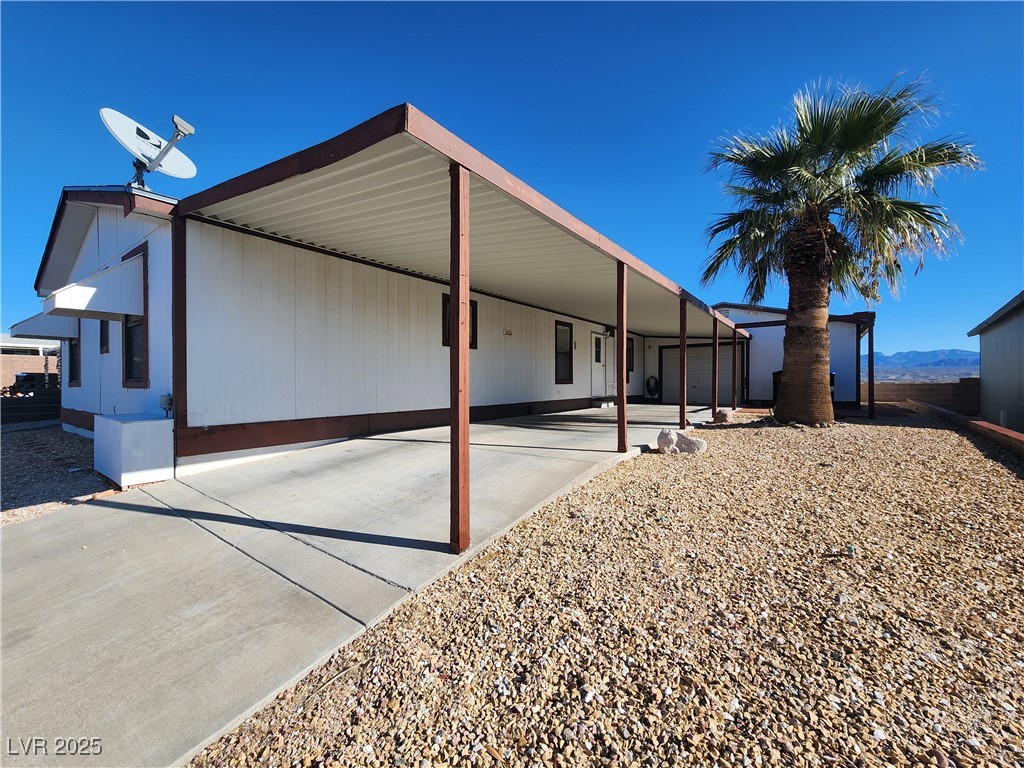 3262 Del Monte Street Laughlin, NV 89029 - Photo 7 of 42 Covered Carport & Garage
