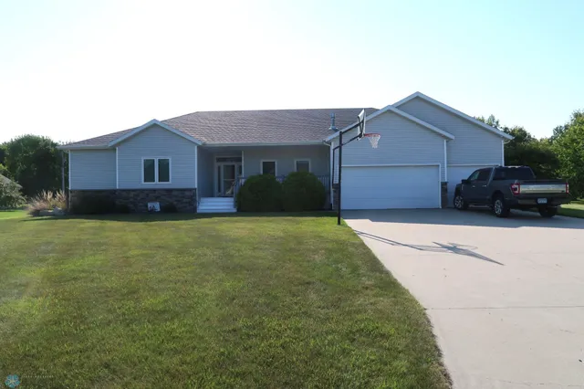 $549,900 | 1101 Southcreek Avenue, Glyndon, MN 56547
