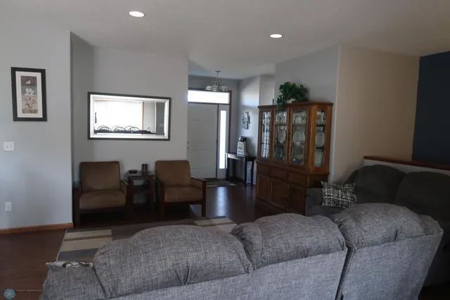 $549,900 | 1101 Southcreek Avenue, Glyndon, MN 56547