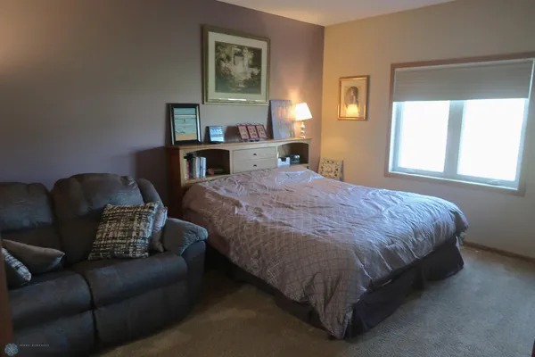 $549,900 | 1101 Southcreek Avenue, Glyndon, MN 56547