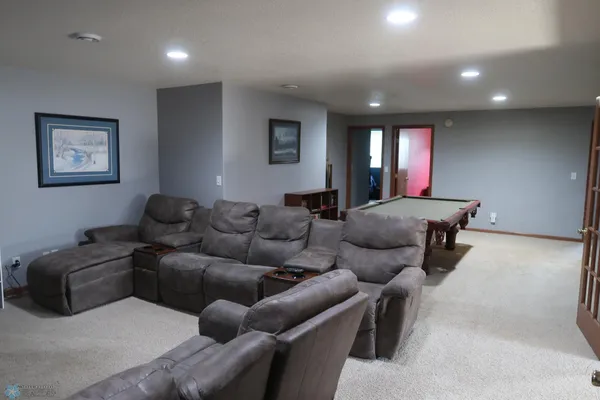 $549,900 | 1101 Southcreek Avenue, Glyndon, MN 56547