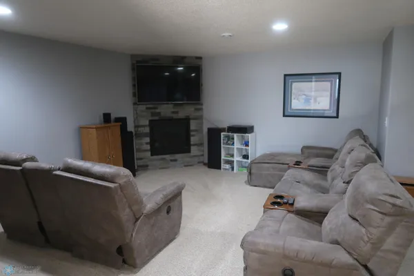 $549,900 | 1101 Southcreek Avenue, Glyndon, MN 56547