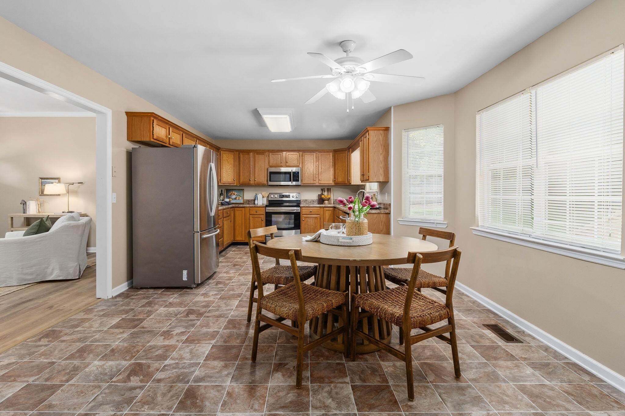 1704 North Concord Road Chattanooga, TN 37421 - Photo 11 of 39 Dining/kitchen