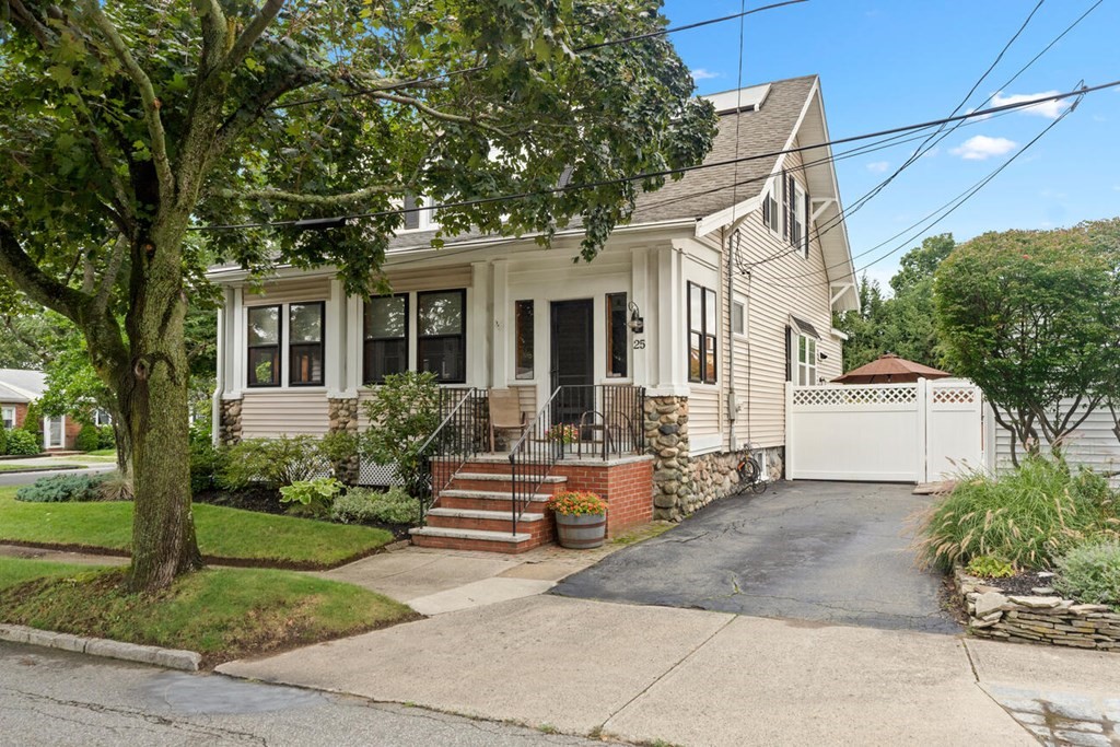 25 Roycroft Road Peabody, MA 01960 - Photo 1 of 35 Gallery Image 1