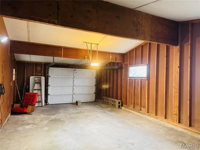 $215,000 | 34 Hillcrest Drive, Hannibal, MO 63401