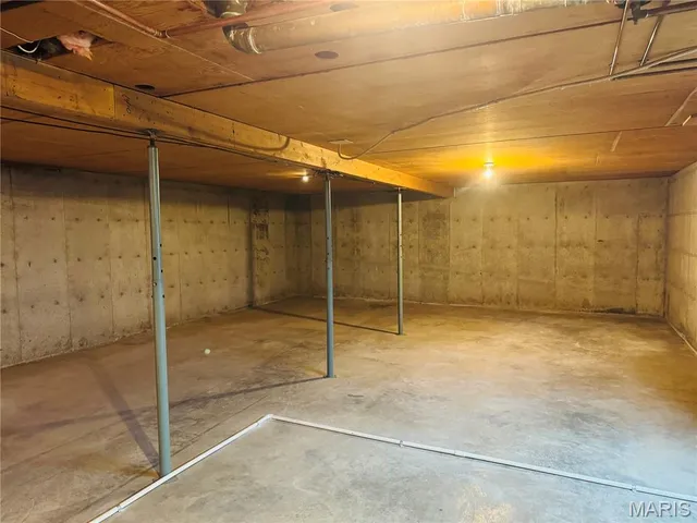 $215,000 | 34 Hillcrest Drive, Hannibal, MO 63401