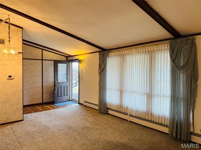 $215,000 | 34 Hillcrest Drive, Hannibal, MO 63401