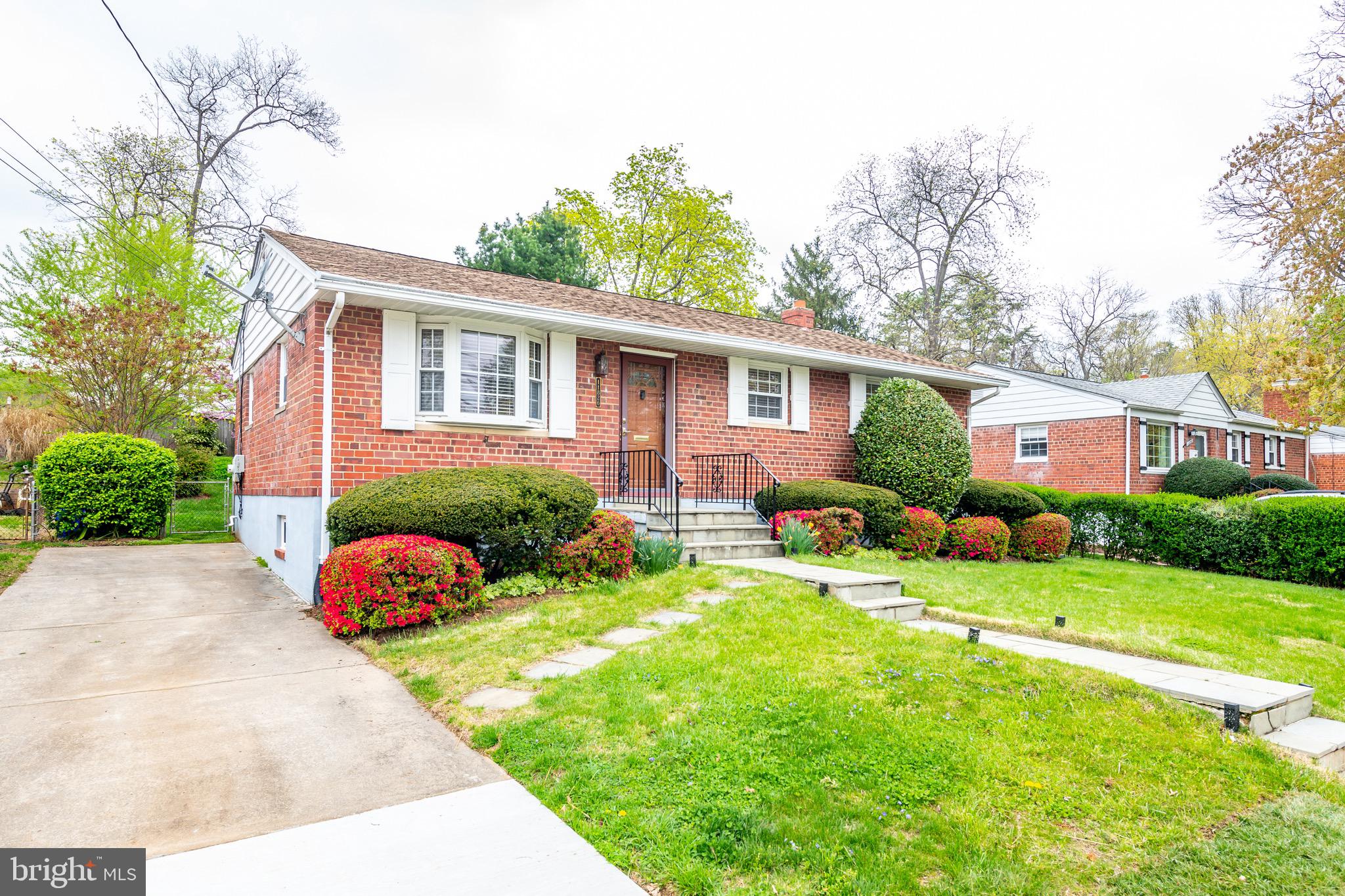 11826 Rocking Horse Road Rockville, MD 20852 - Photo 1 of 39 Gallery Image 1