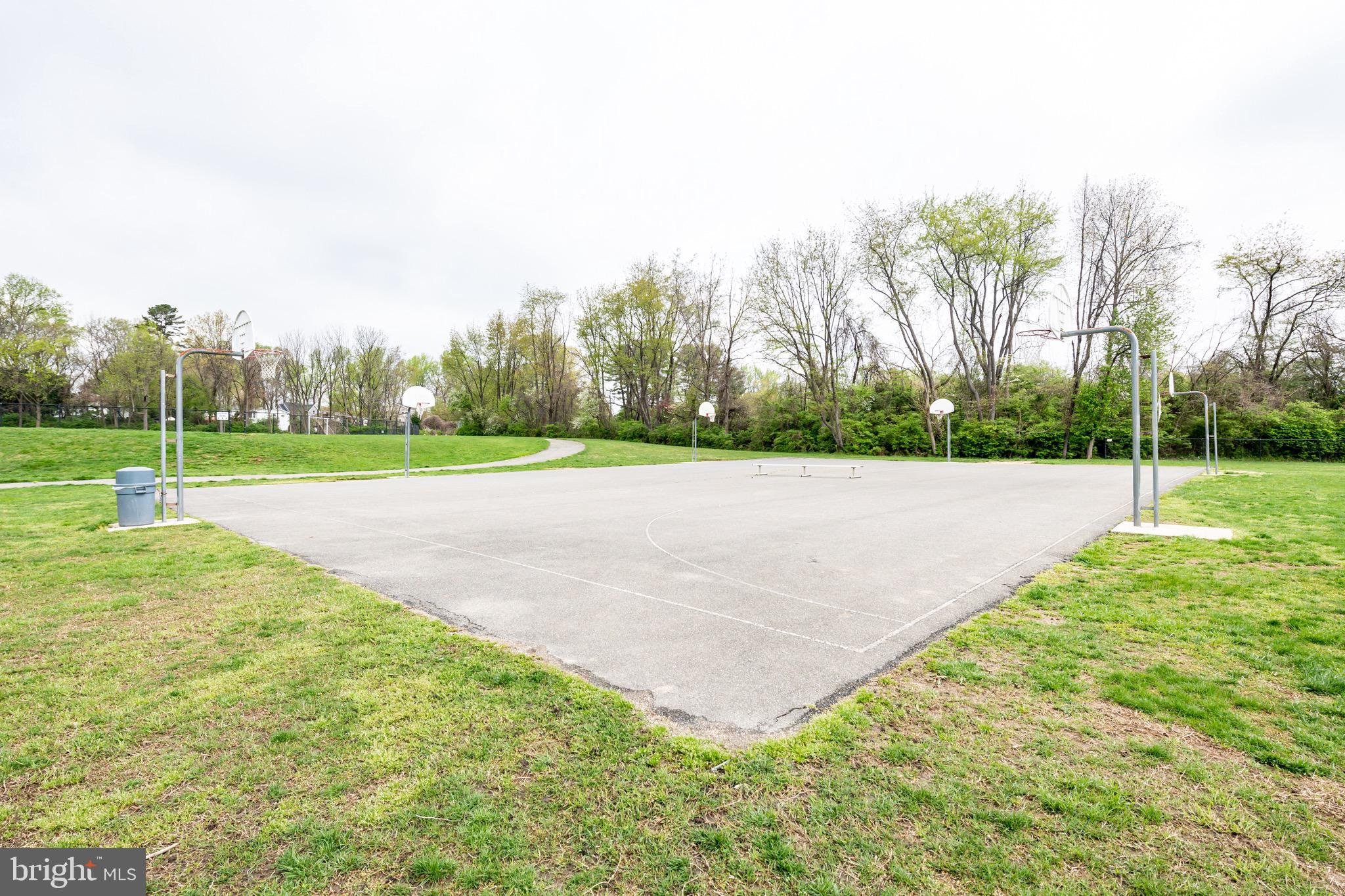 11826 Rocking Horse Road Rockville, MD 20852 - Photo 36 of 39 Community