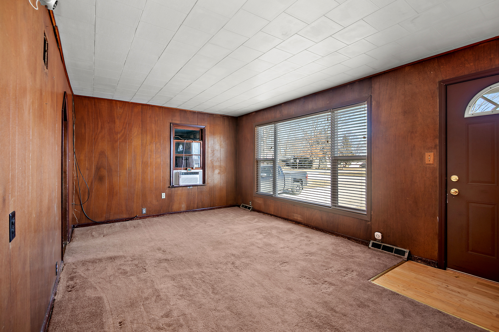 104 South English Street Braidwood, IL 60408 - Photo 2 of 13