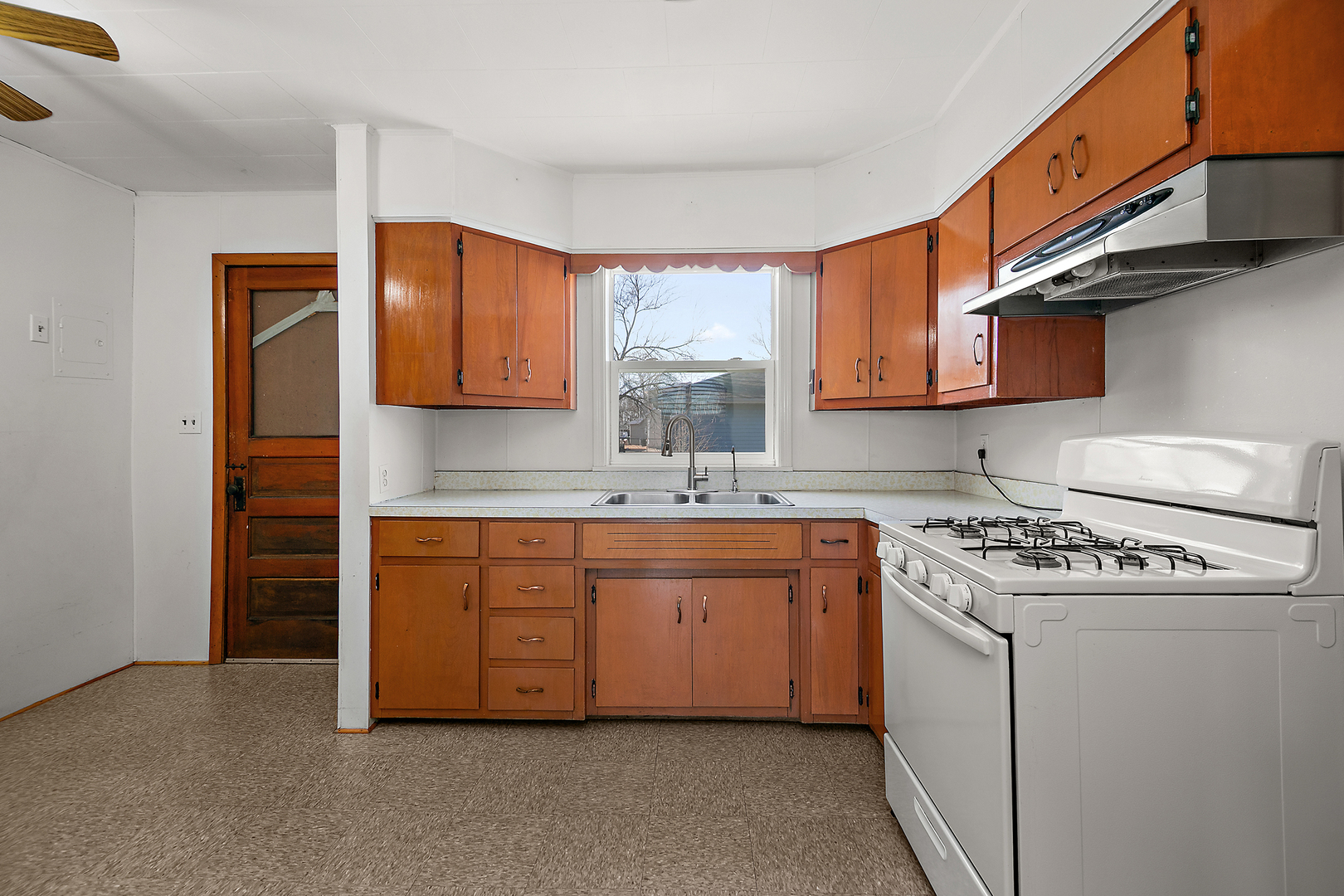 104 South English Street Braidwood, IL 60408 - Photo 4 of 13