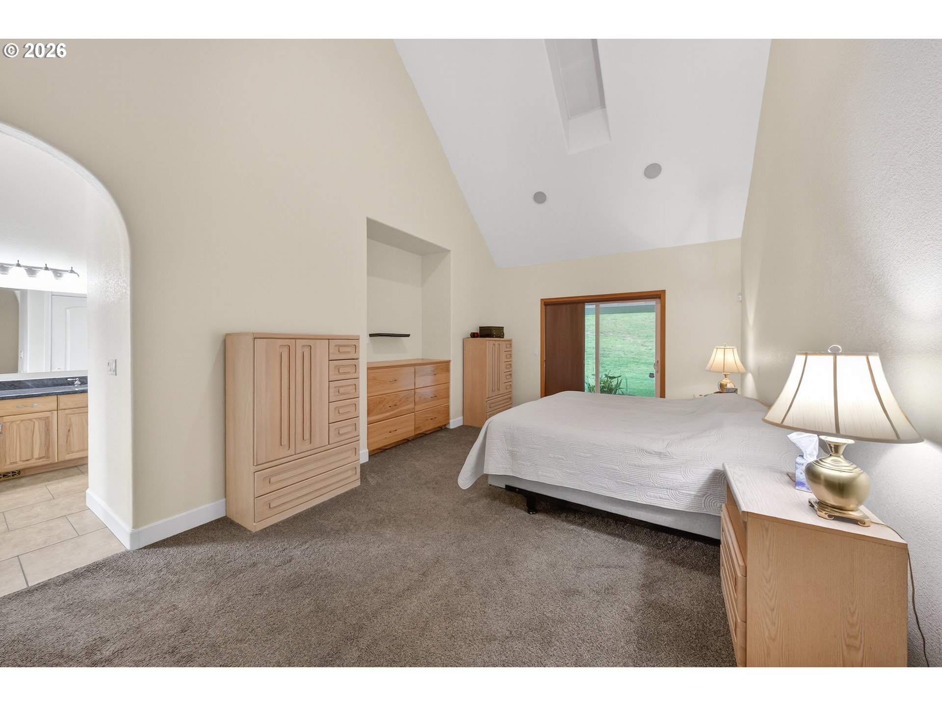6985 Garden Valley Road Roseburg, OR 97471 - Photo 18 of 43 Owner's Suite Bedroom