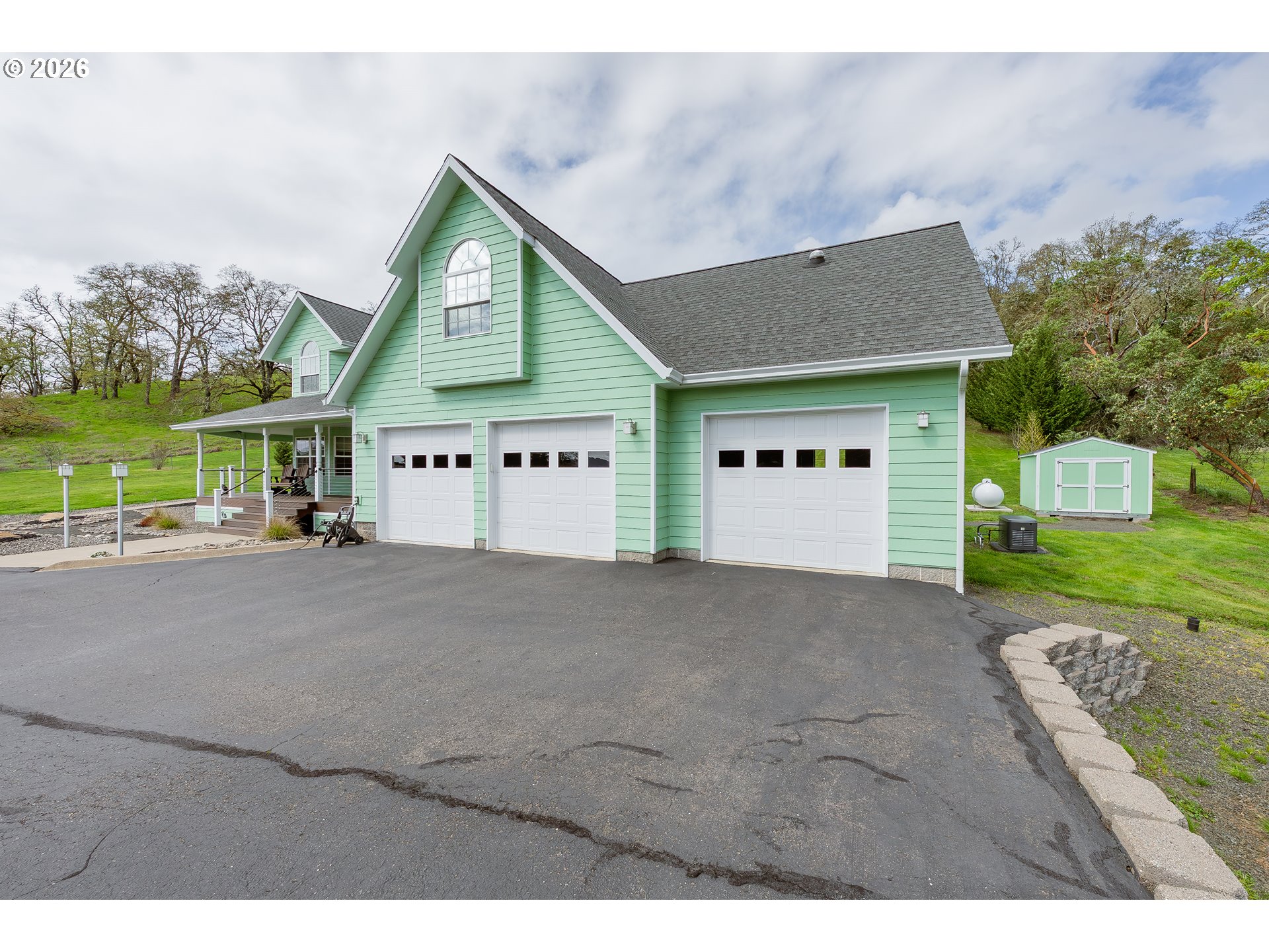 6985 Garden Valley Road Roseburg, OR 97471 - Photo 39 of 43 Garage