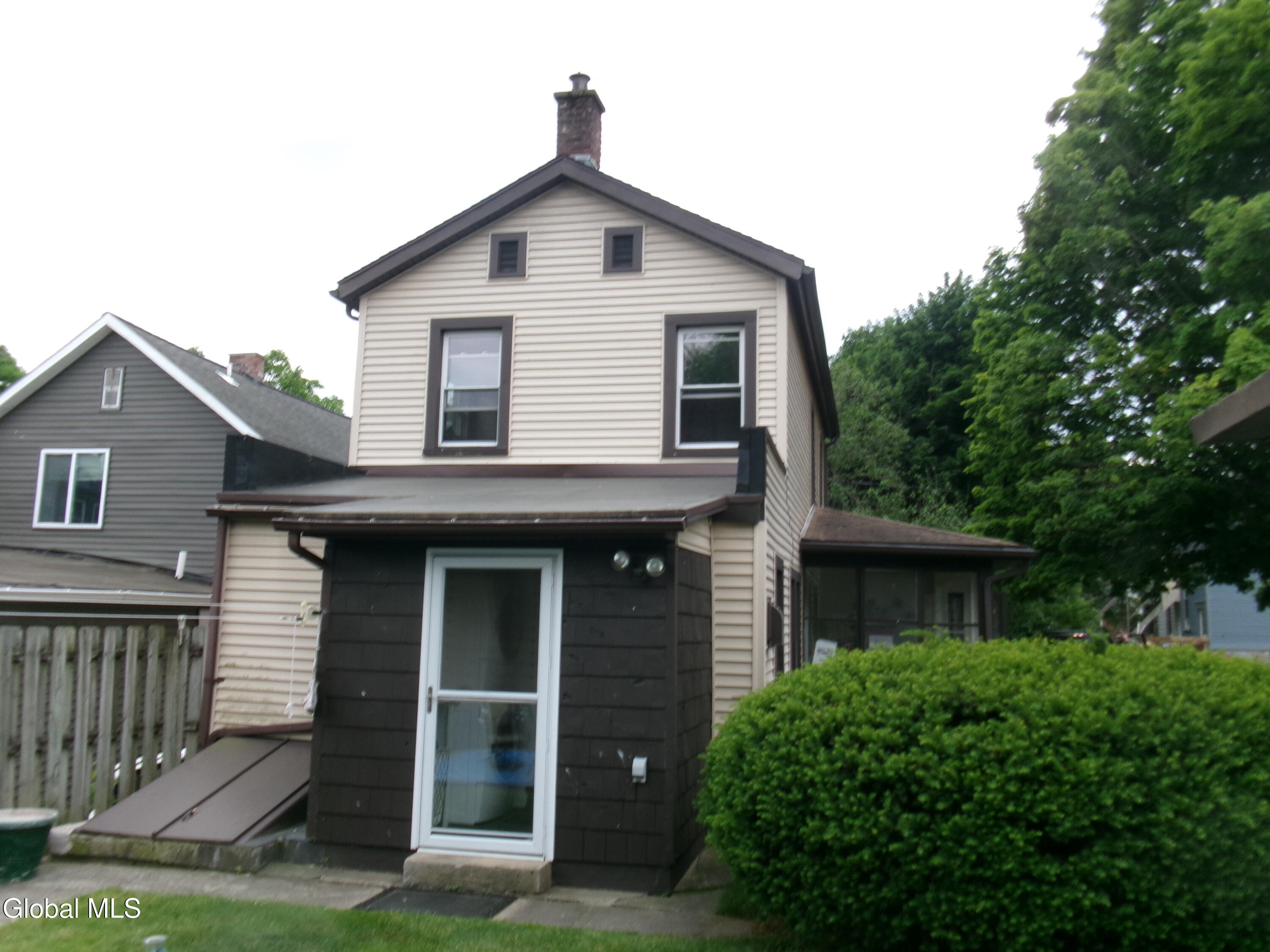 63 Dale Street Rensselaer, NY 12144 - Photo 6 of 22 105_8739